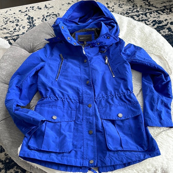 BCBGMaxAzria Raincoat Jacket w/hood - Picture 3 of 12